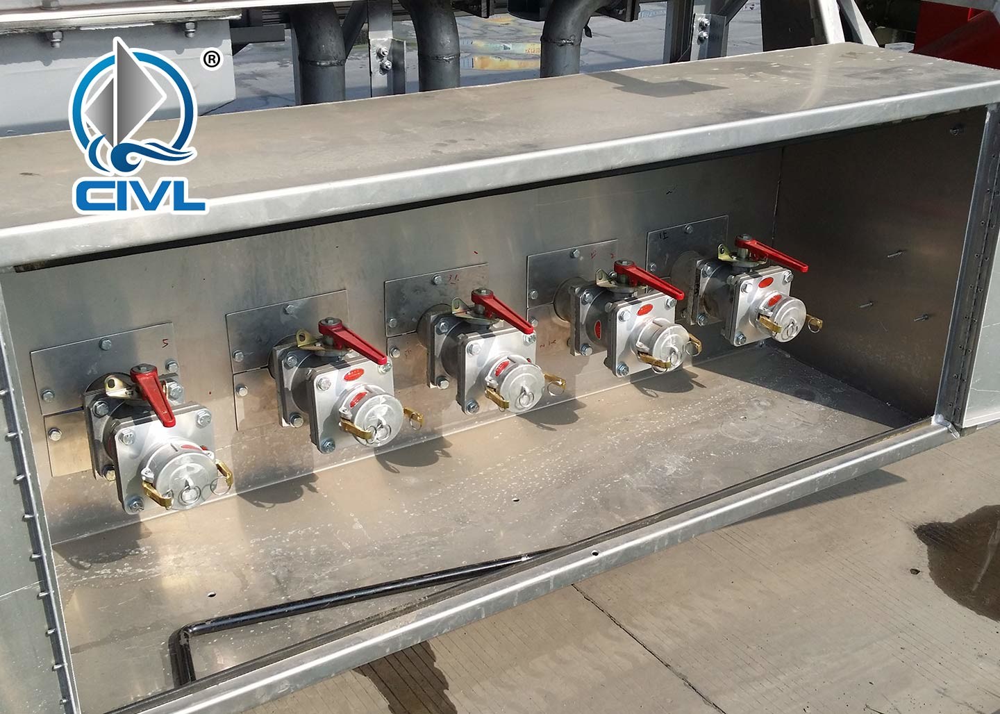 60CBM Oil Tanker Semitrailer Three-axle Fuel Tanker Semi-trailer aluminum semi trailer