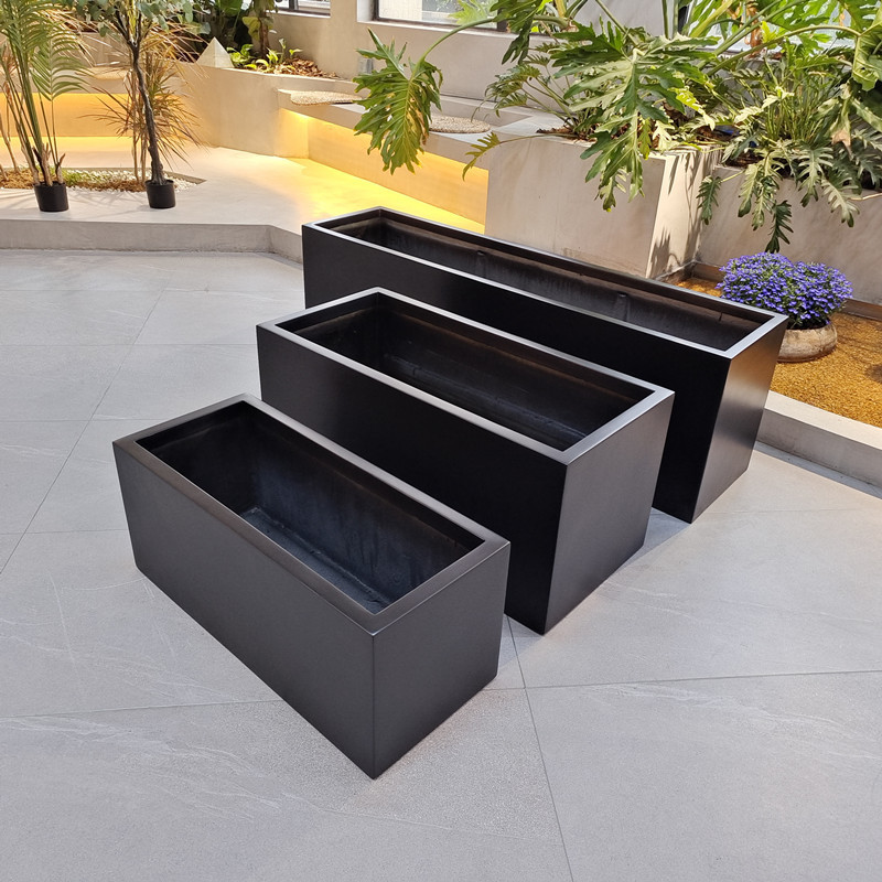 Matte Garden Fiberglass Flower Pots Black Color For Outside