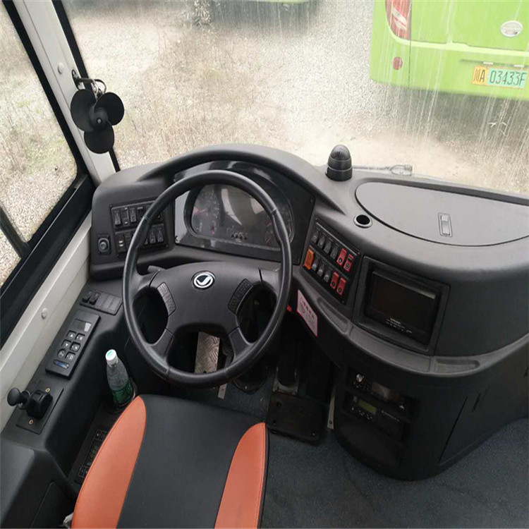 16500kg G.V.W Yuchai Engine Diesel 45 Seater Used CNG Coach Bus with Toilet