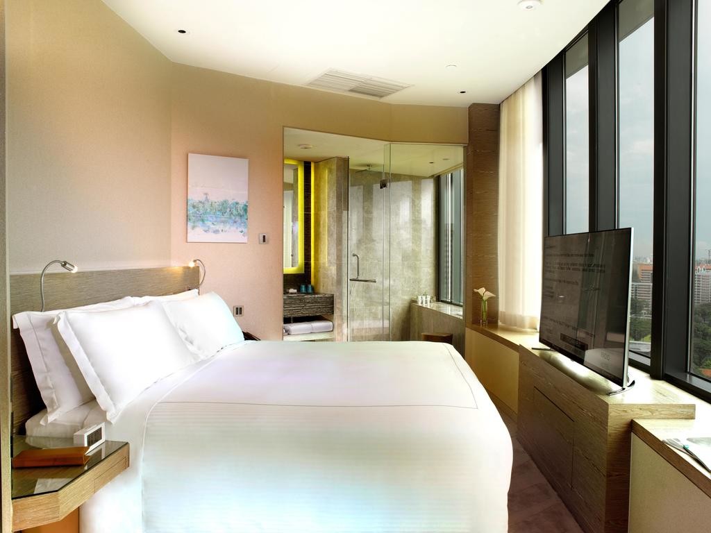 Fashion Apartment Hotel Room Furniture Wooden Headboard with Storage Bed and Chest of Cabinets made by Oak laminated