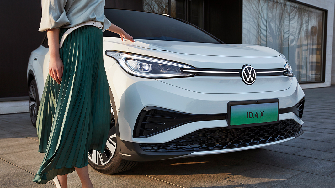 4612*1852*1640mm VW ID4 X Electric Car with 170Ps Motor and speed SUV Design