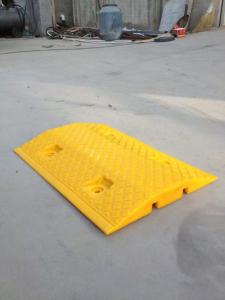 Wholesale 500mm*300mm*50mm Russia standard rubber driveway speed bump Black rubber from china suppliers