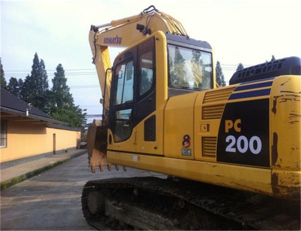used PC200-8 Komatsu excavator with high quality/low price/reliable material