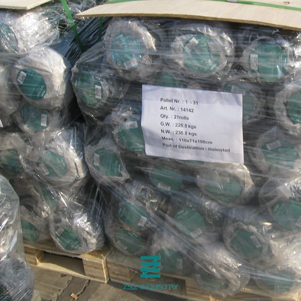 Diamond Mesh Chain Link Fence Rolls Welded Wire Fence Roll Plastic With Concrete