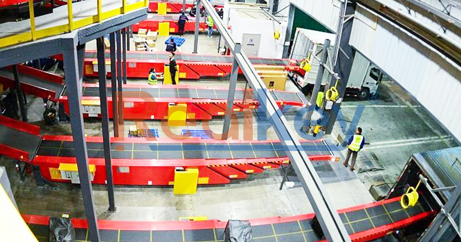 High Throughput Retractable Belt Conveyor Telescopic Loading Conveyor For Logistics Hubs