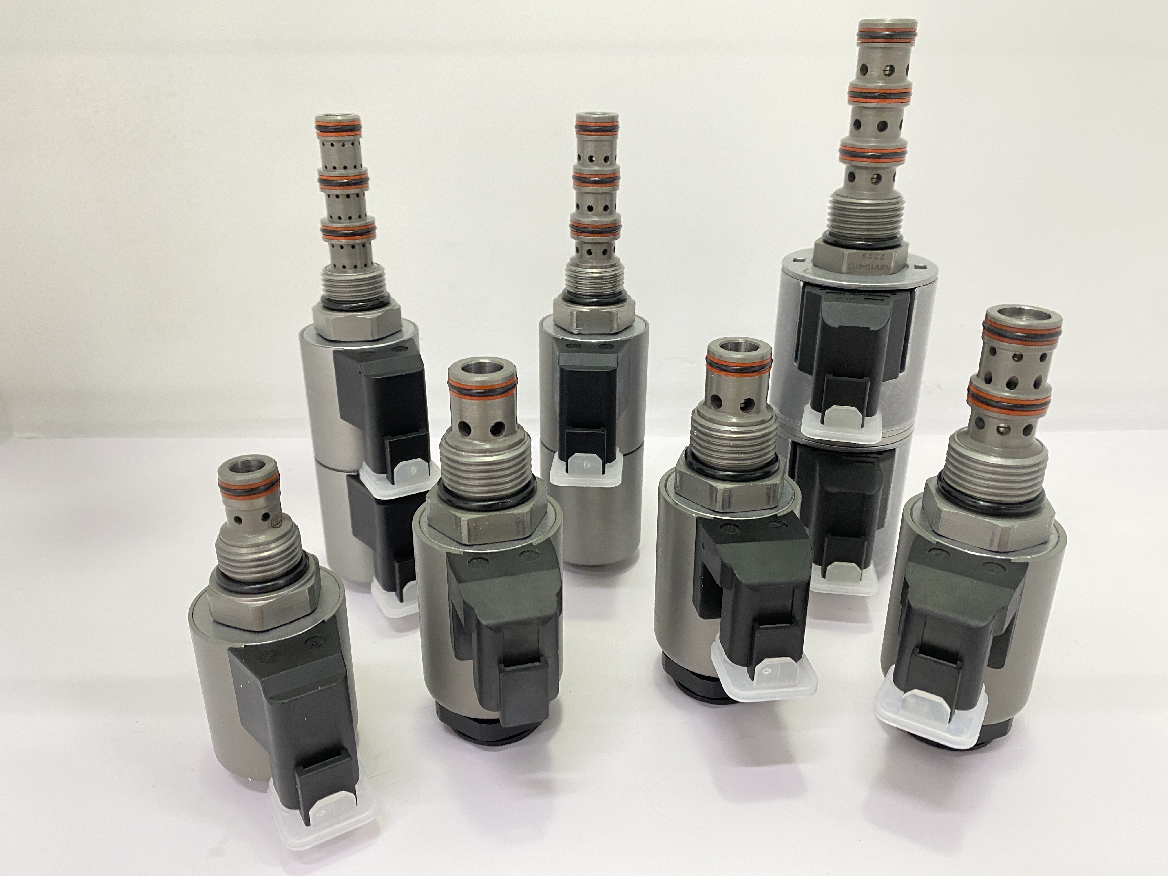 Flow Control SV08-30 Hydraulic Cartridge Solenoid Valve With 12V/13V/17V/24V Voltage