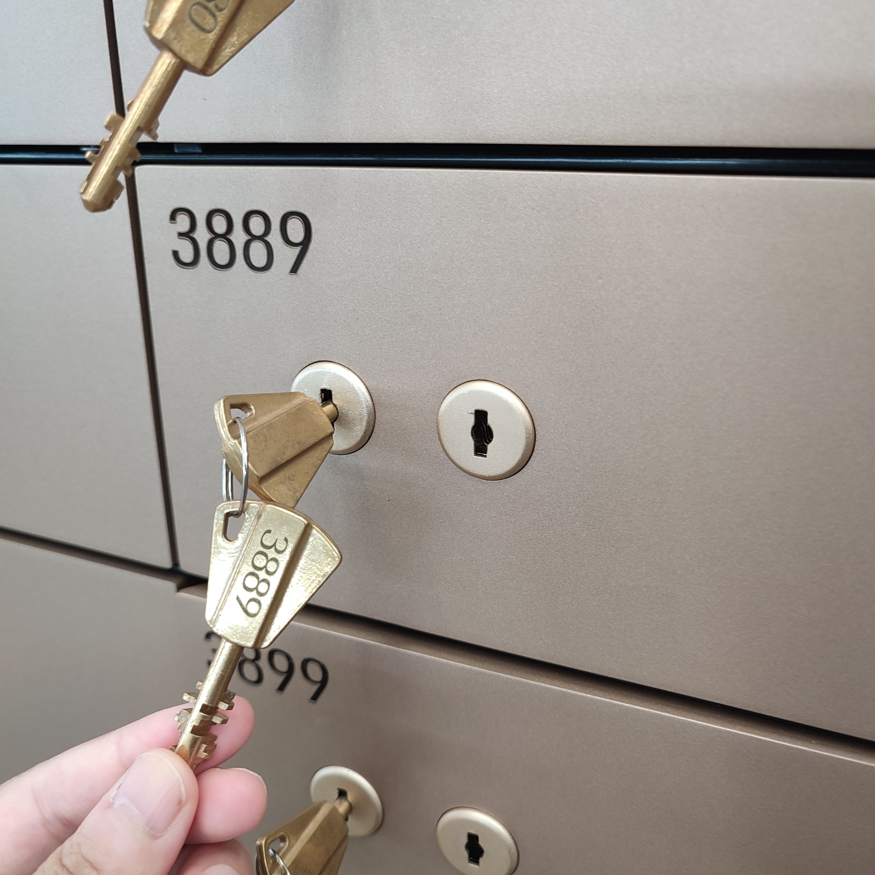 Hotel Lobby Bank Deposit Box Lockable With 10mm Stainless Steel Plate 600mm Depth