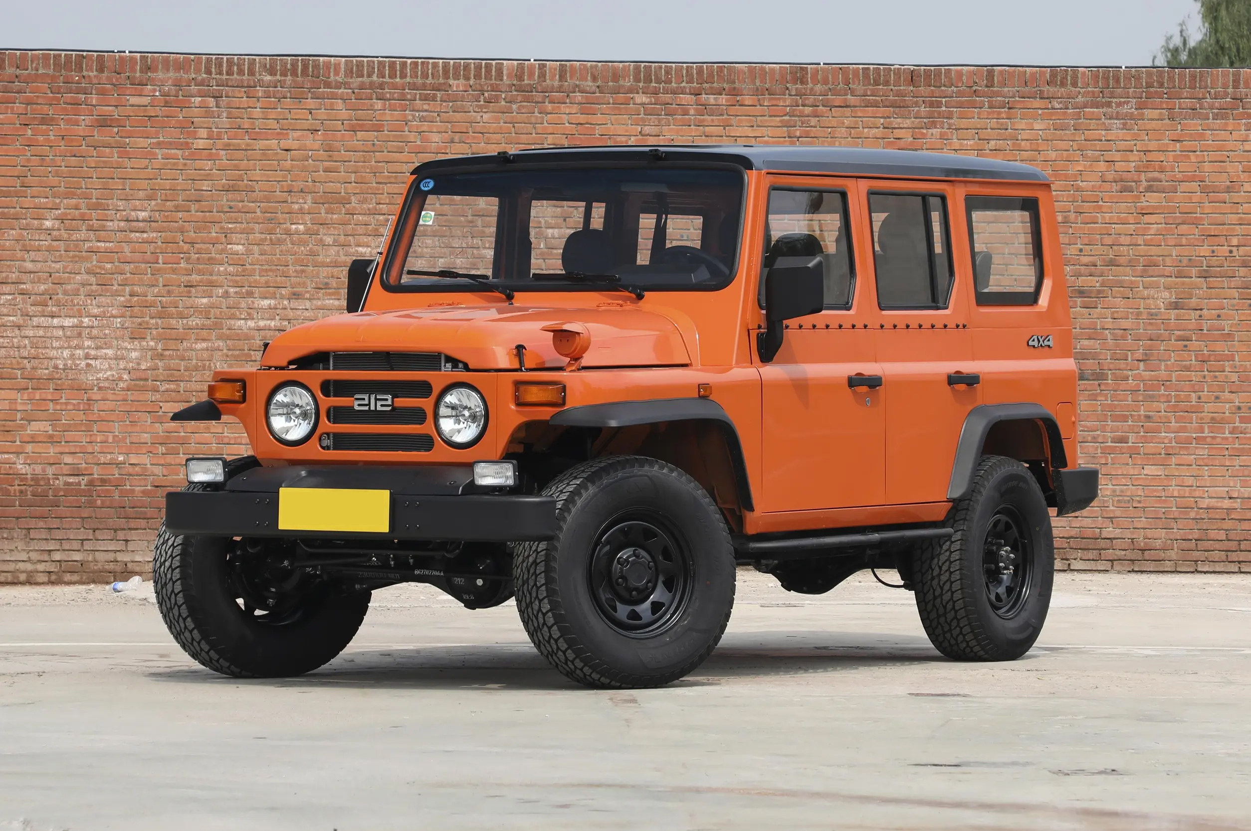 BAIC BJ 212 Small Size SUV 2.4T Maximum 211 Horsepower L 4 Gas Car With 6 Gearbox Max Speed 150KM/H Petrol Car 4WD Manual Car