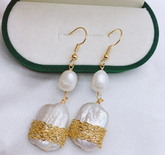 Natural Baroque Pearl Earring Fashionn Baroque Statement Wide Pearl Metallic Hoop Earring For Women New Big pearl Earing
