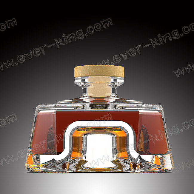 OEM 750ml Brandy Glass Bottle With Plastic Screw Top