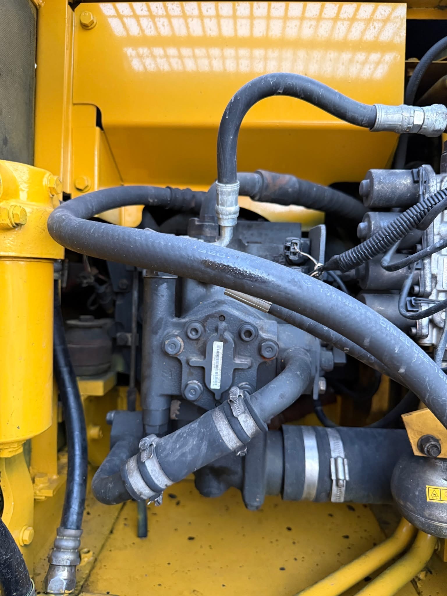 Used Second Hand Komatsu Pc120 Pc120-6E PC120-6EO 12 Ton Crawler Excavator