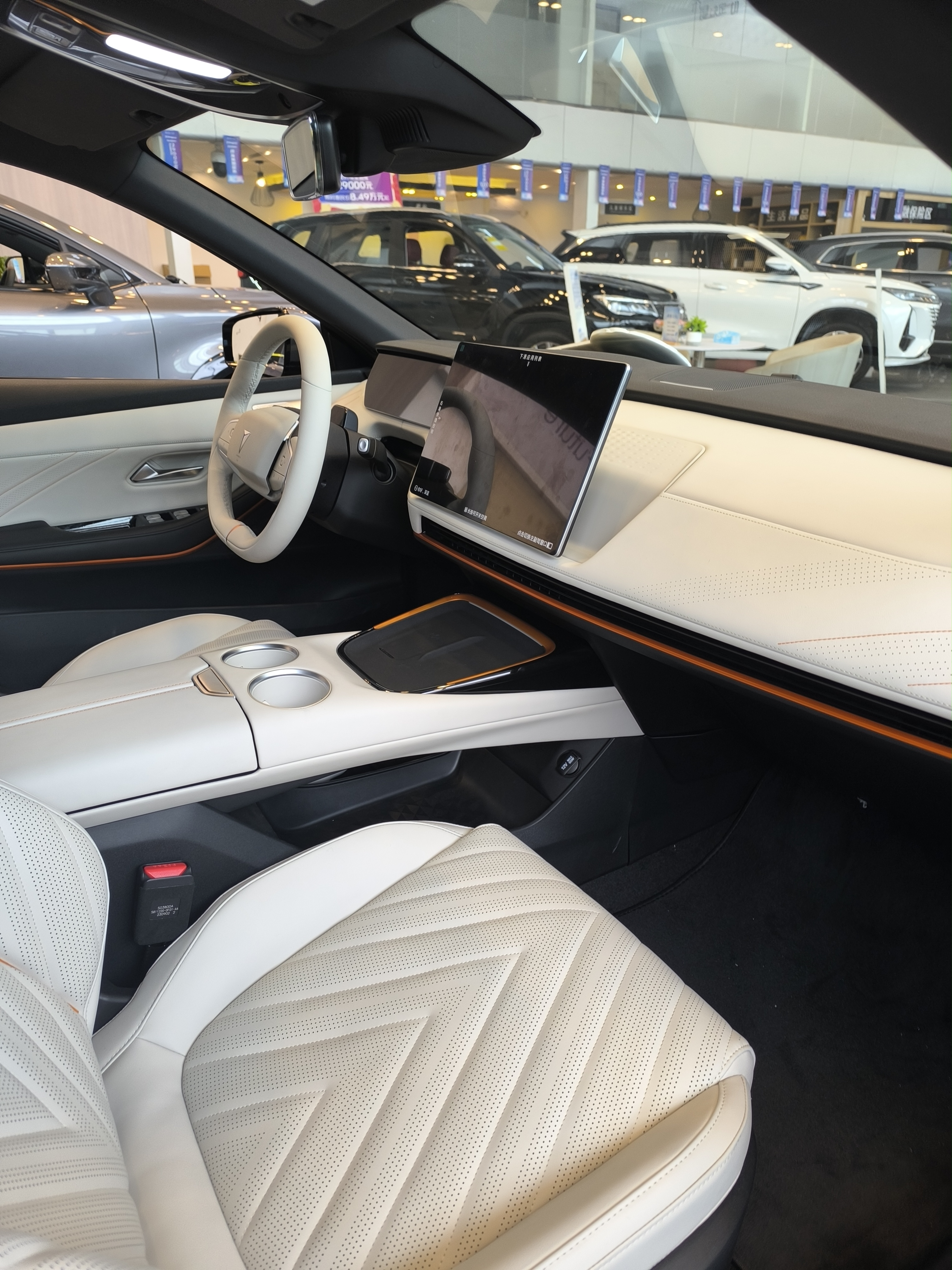 515-705km Cruising Range 100% Electric Energy Vehicle Chang'an Shenlan SL03 Sports Car
