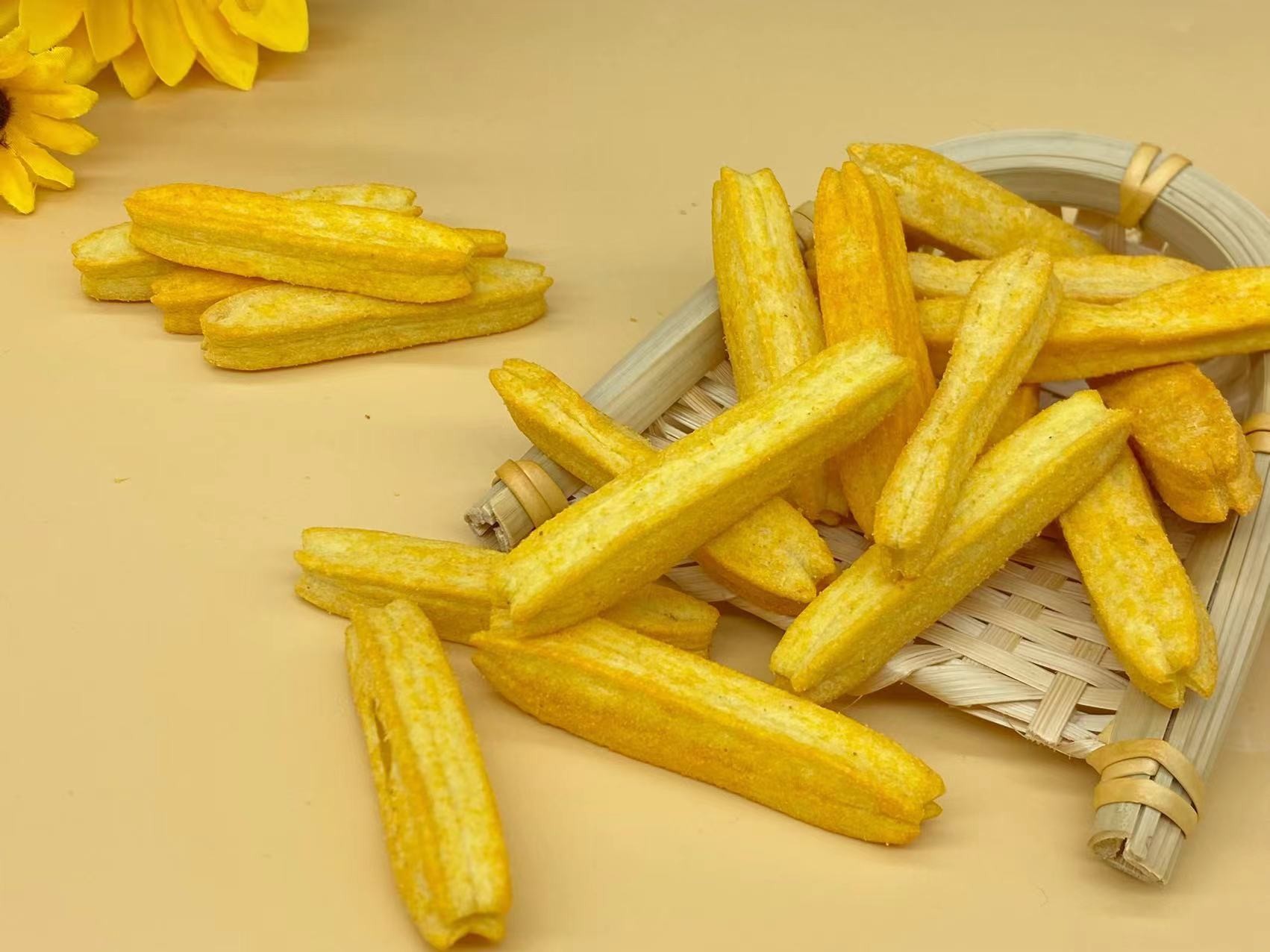 OEM Round Chinese Traditional Snack Rice Crackers Crispy Texture For Young And Old
