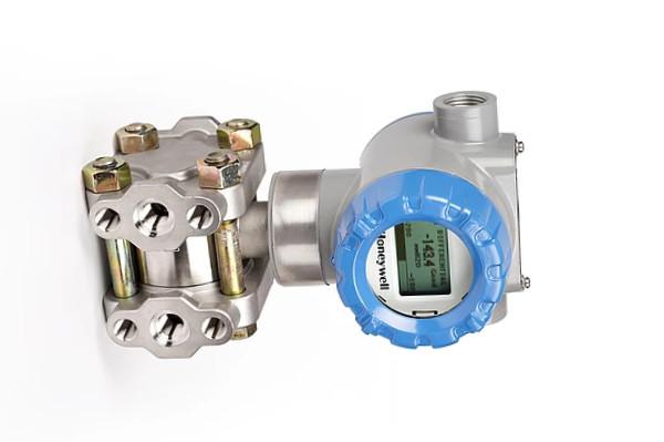 1/4" NPT Differential Pressure Transmitter Of The Honeywell SmartLine Series