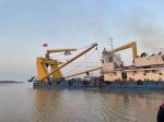 100cbm Versatile Sand Dredging Boat 5-6 Pieces Crown Type Suction Dredger Ship