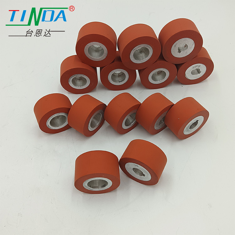 Stainless Steel Core Slicone Rubber Roller Wheel with Smooth Surface