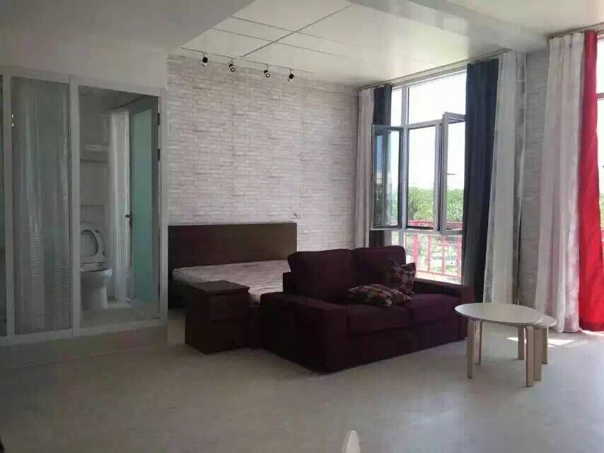 server room hotel of container.jpg