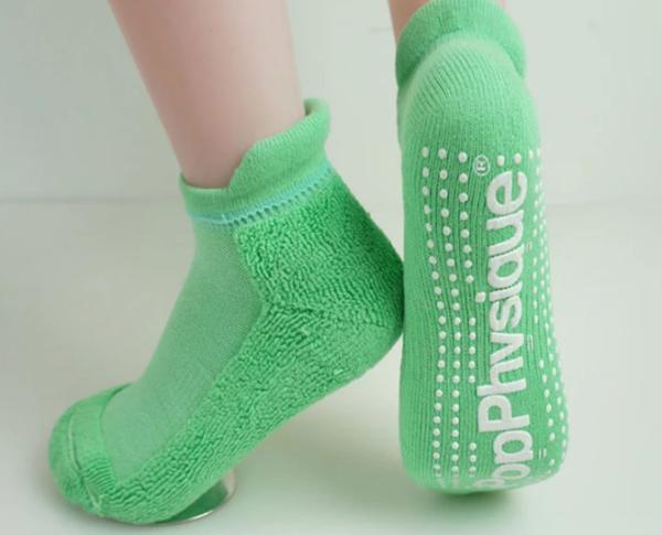 Fashion Green Cotton Blend Yoga Grip Socks For Adult Casual Type Yoga Socks