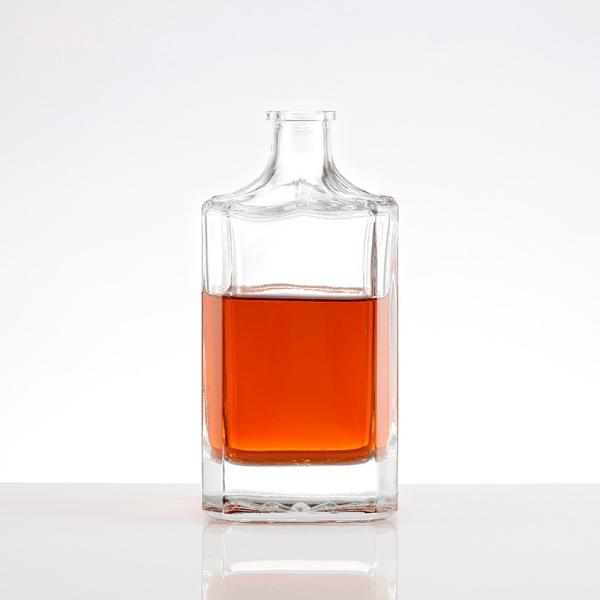 Customized High Borosilicate Glass Bottles 750ml Glass Liquor Bottle Plastic