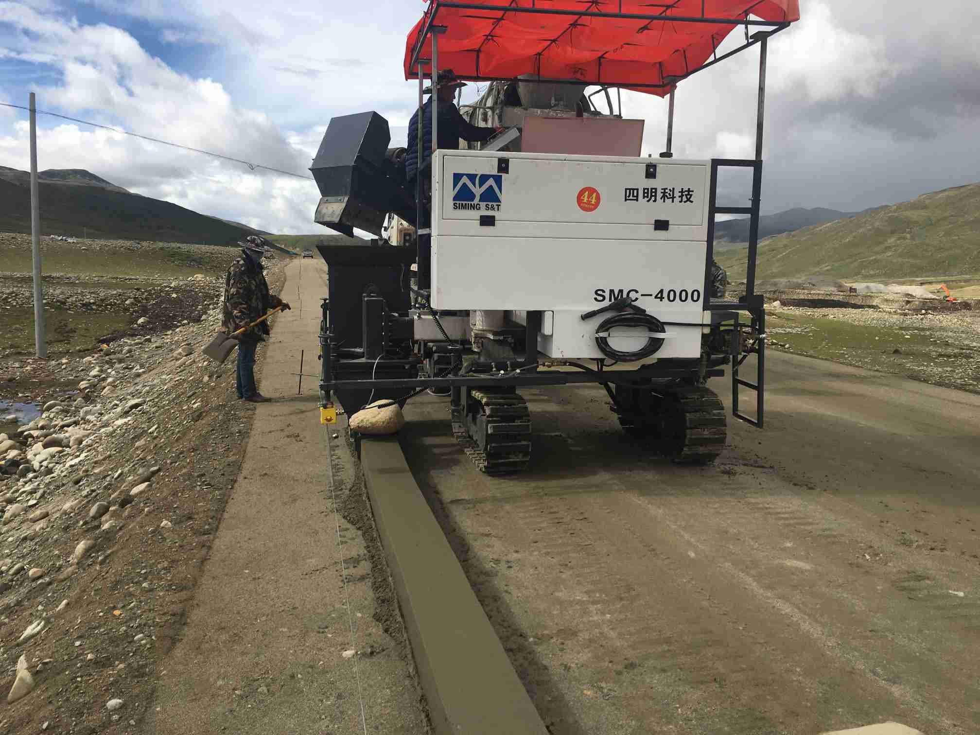 2m Paving Vibrating Rod Slipform Paver Machine For Slope Protection