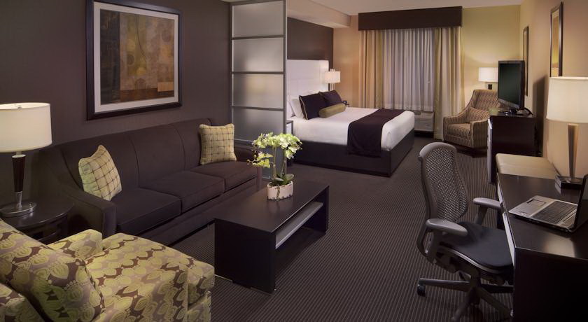 Modern Style Leather Upholstery Wall Headboard Bedroom Furniture and TV cabinet with Office desk table