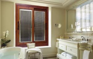 Wholesale AS2208 Approved Double Glazed Aluminium Windows Swing For Hotel from china suppliers