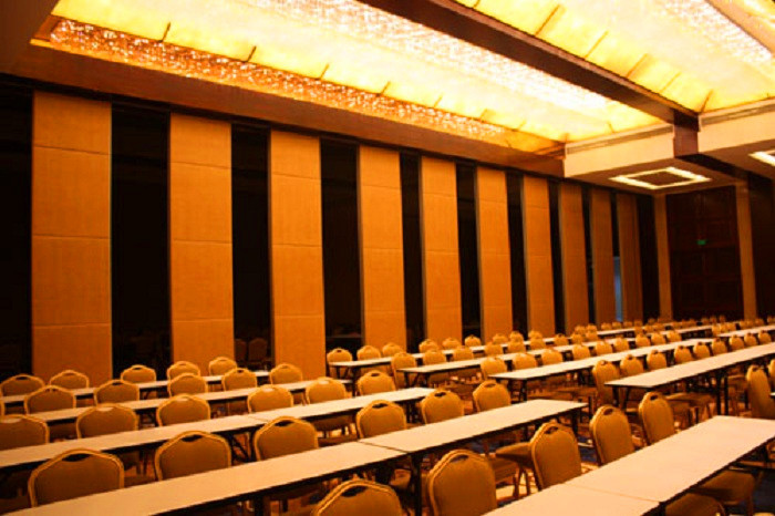 Soundproof Sliding Folding Room Partitions MDF + Aluminum Material