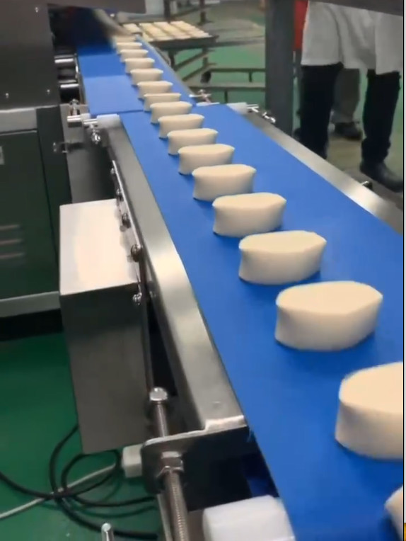 Commercial High-Capacity Automatic Puff Pastry Production Line Cinnamon Roll Machine