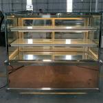 950W Commercial Bakery Equipments 2m 3 Tier Refrigerated Cake Display Cabinets