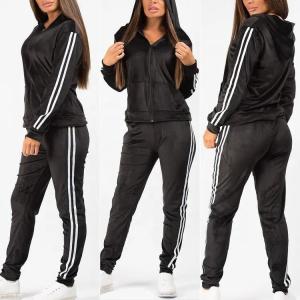 Wholesale Custom Women Sport Clothing Fashion Hooded Training Track Sweat Suit Jogging Suits Wholesale Velvet Tracksuits from china suppliers