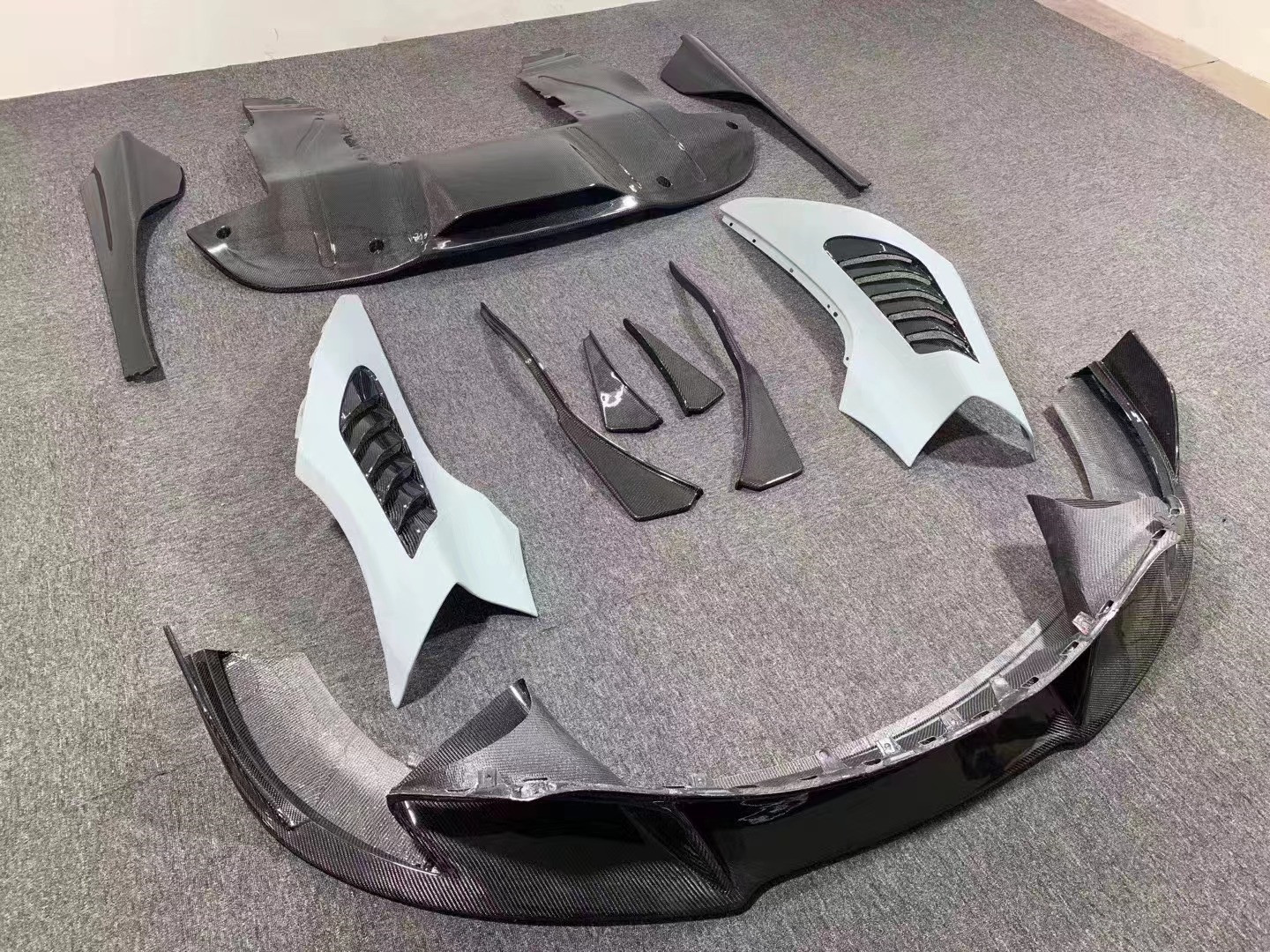 High Quality Carbon Fiber Carbon Fiber Body Kit for McLaren 720S 720S Carbon Fiber Front Shovel Rear Diffuser Spoiler Fins