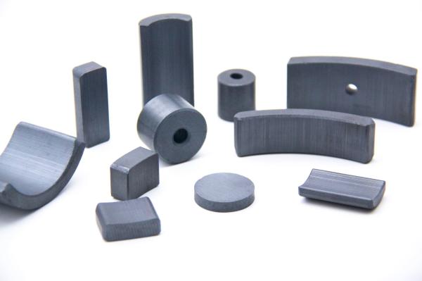 Permanent Magnet Ferrite Sintered At High Temperature For 18 Hours For Universal