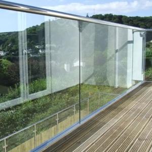 Wholesale Curved Stairs Glass Railing Balcony Customized Safety Tempered Glass Railing Frameless Aluminum And Glass Railings For Decks from china suppliers