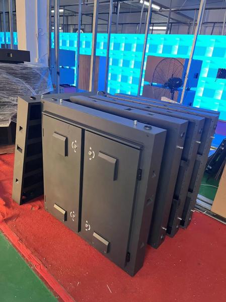 960x960mm Cabinet Size Outdoor LED Billboard With Wide Operating Temperature