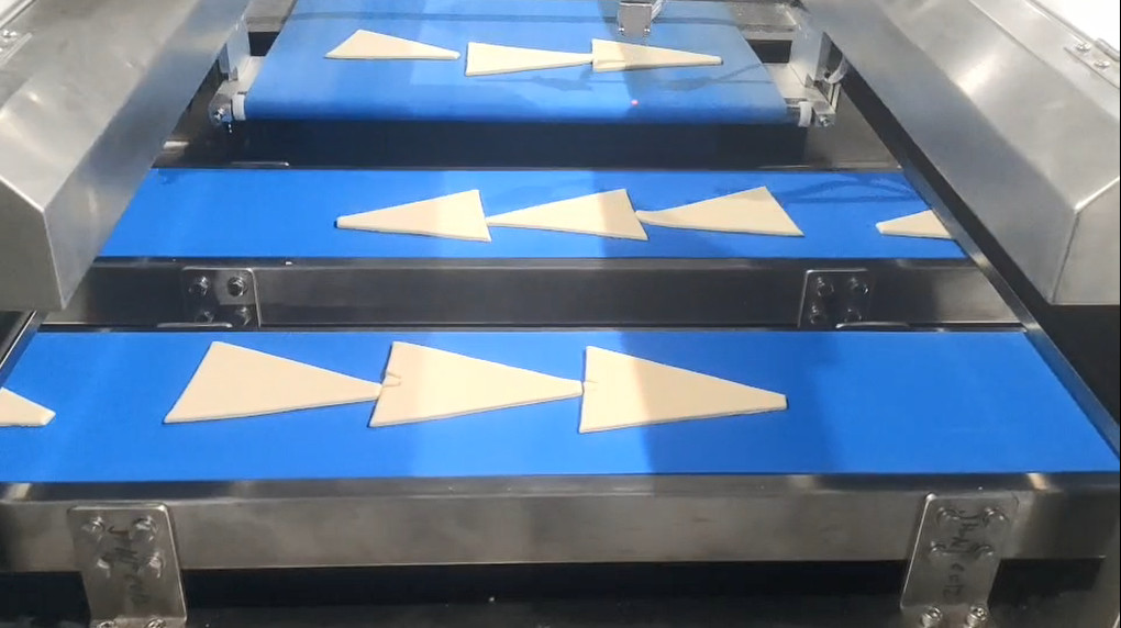 Adjustable Bread Size Croissant Making Machine 2500 - 3000pcs/H For Commercial Use