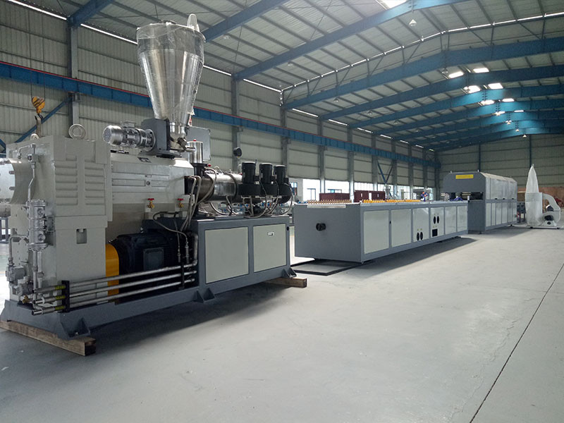 Waterproof Wpc Decking Extrusion Line Saw Cutter Outdoor