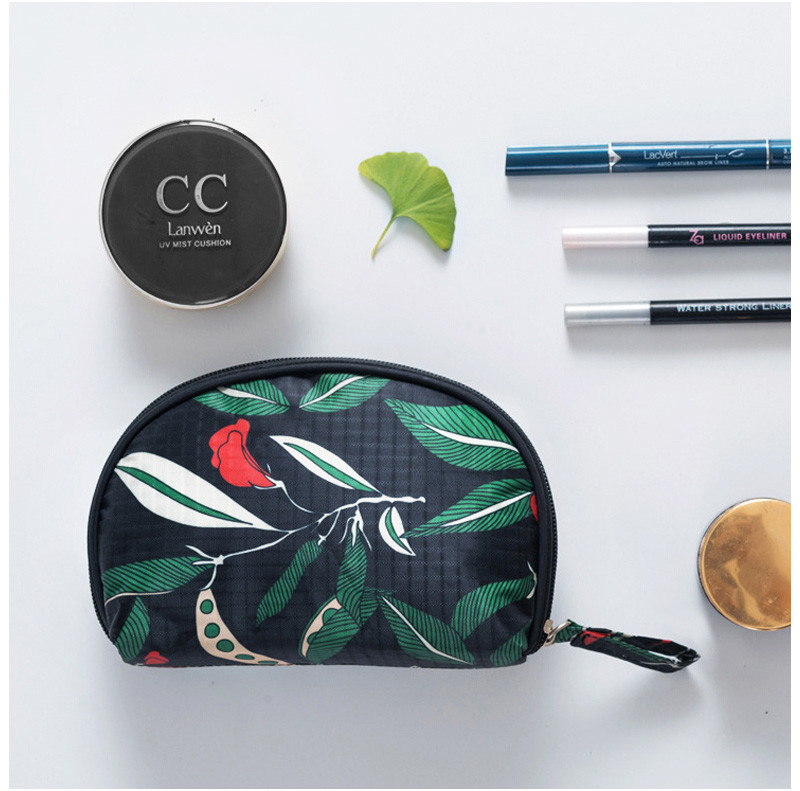 Half Moon Bride Floral Palm Pouch Cosmetic Makeup Bag for Travel