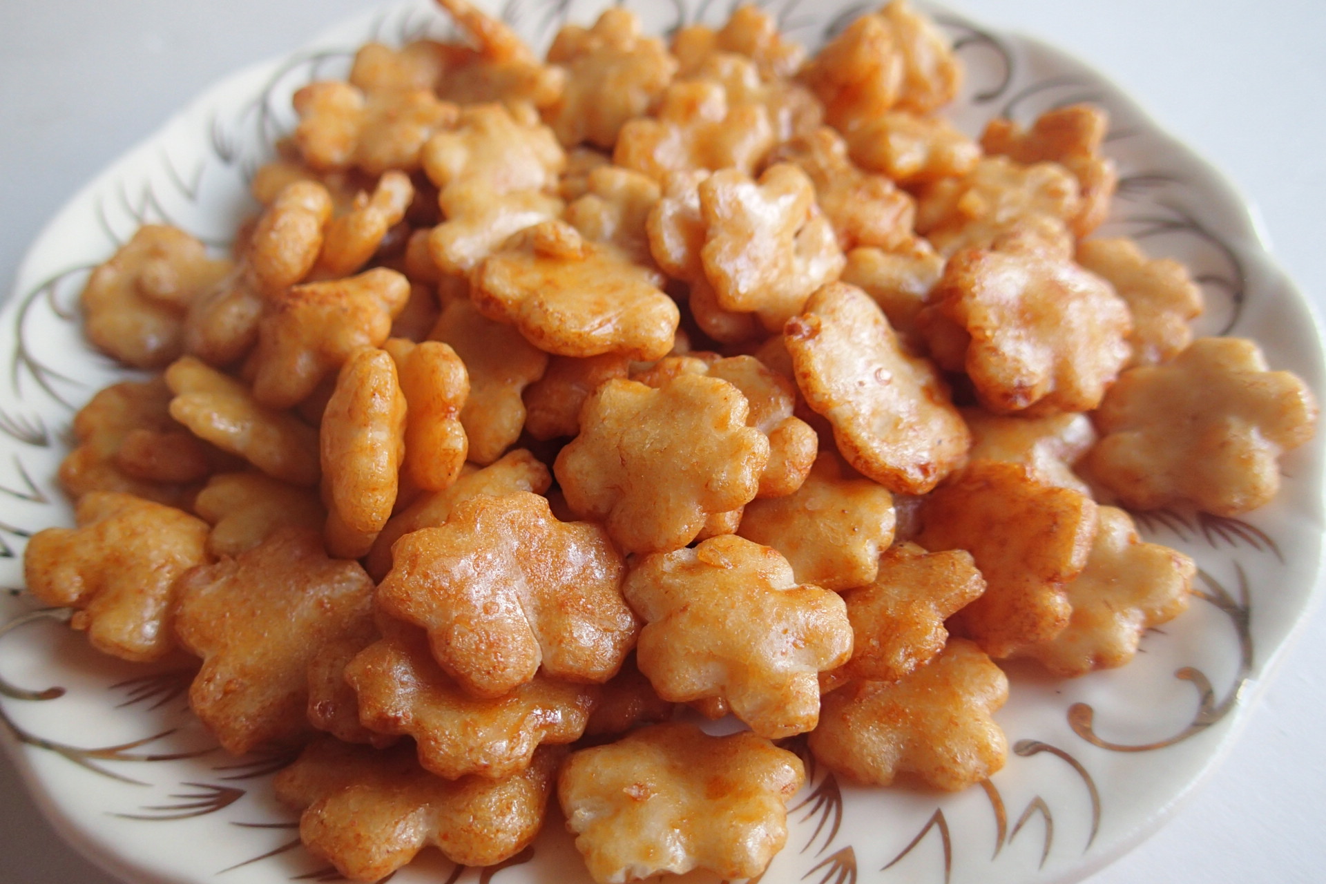 Japanese imported snack salty delicious casual rice crackers