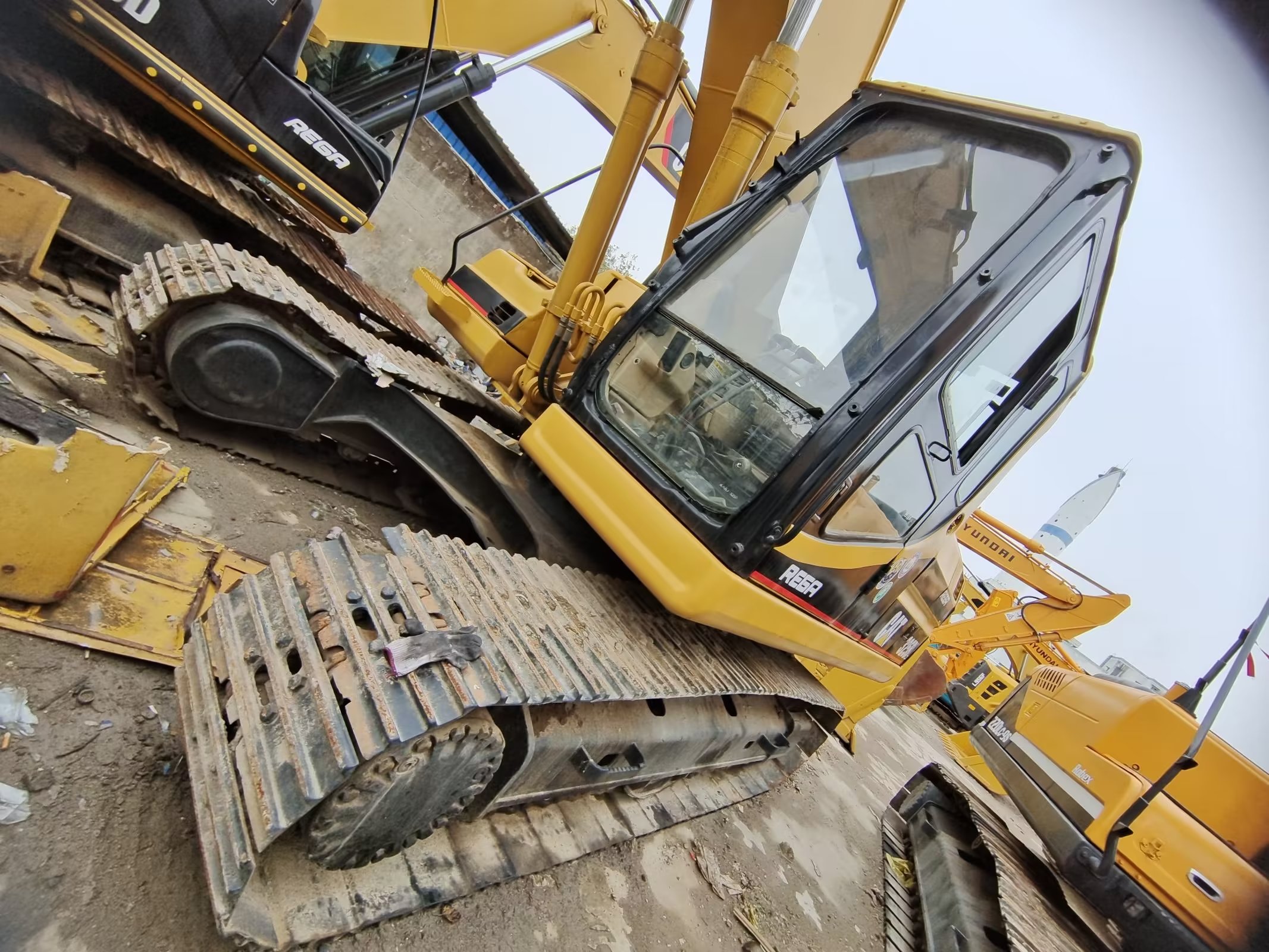 Original Used Caterpillar 325BL Excavator 0.75m3 Bucket Capacity Hydraulic Crawler