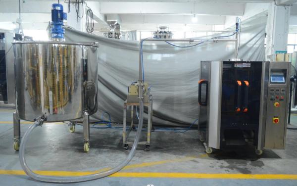 304 Stainless Steel Bag Packaging Machine For Milk Water Juice Liquid Filling
