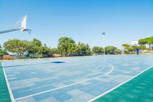 Wholesale PUR Indoor Sports Flooring Anti Skidding Interlocking Flooring Tiles from china suppliers