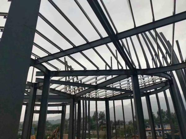 Q235 Light Paint Garage Steel Frame / Metal Building Frame With 50 Years Long