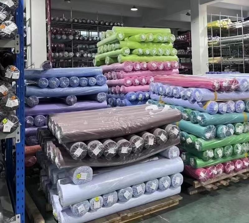 Fading Resistant Poplin Cotton Shirt Fabric Dyed And Printed 40sX40s 133x100 130GSM