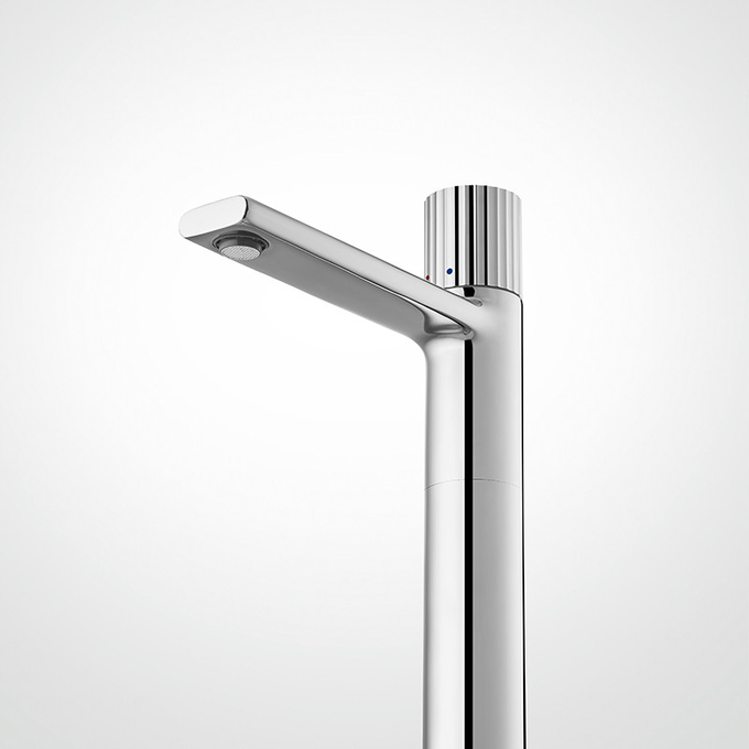 Hotel Modern Mixer Tap Polished Single Handle With Long Neck