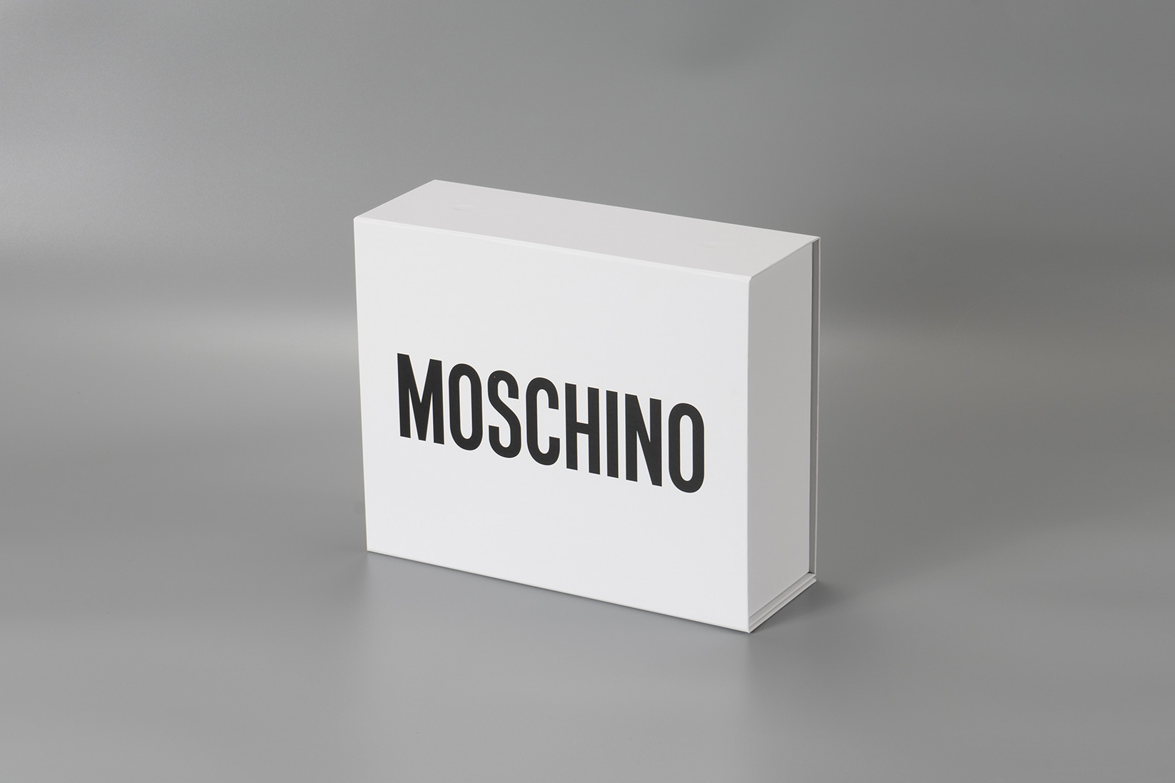 MOSCHINO Automatic Foldable Paper Boxes Gift Packaging With Magnets
