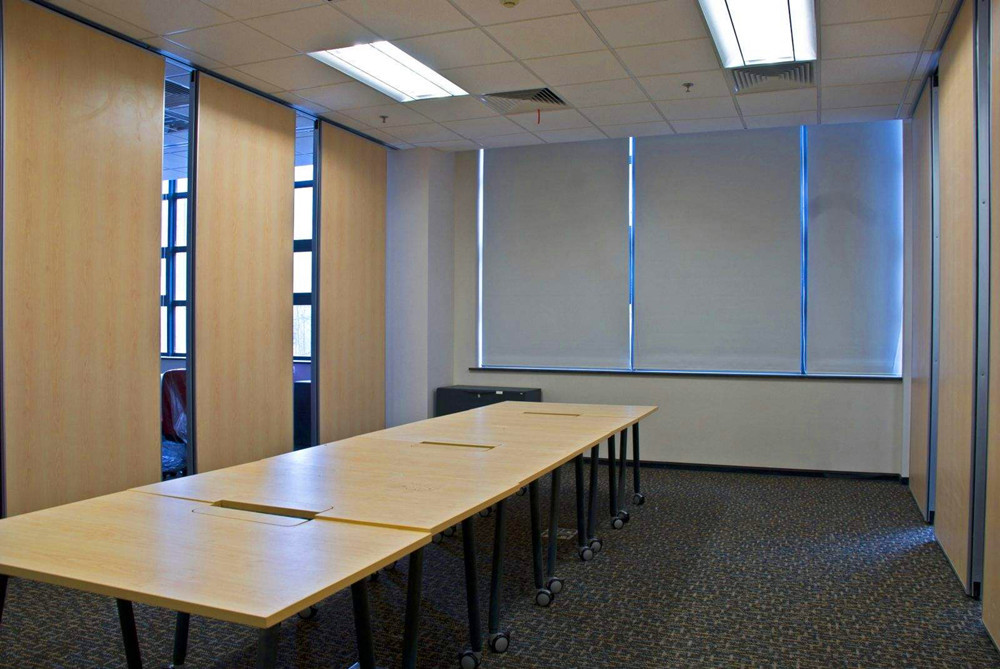 Wooden Sliding Folding Sound Proof Partition Wall For Hotel Banquet Hall Fire Resistant