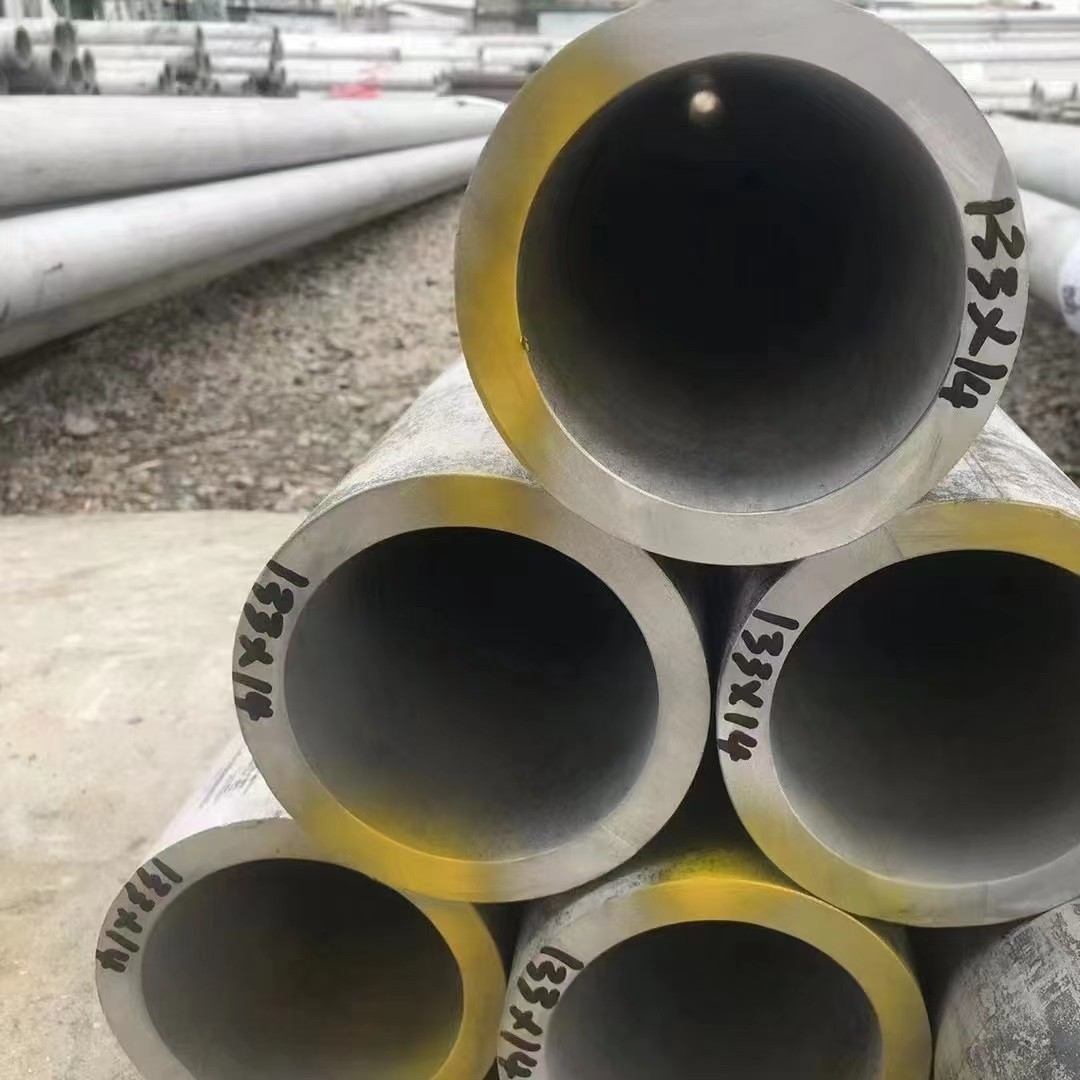 AISI310S Polished Hairline Ss Round Seamless Pipe In Petroleum And Chemical