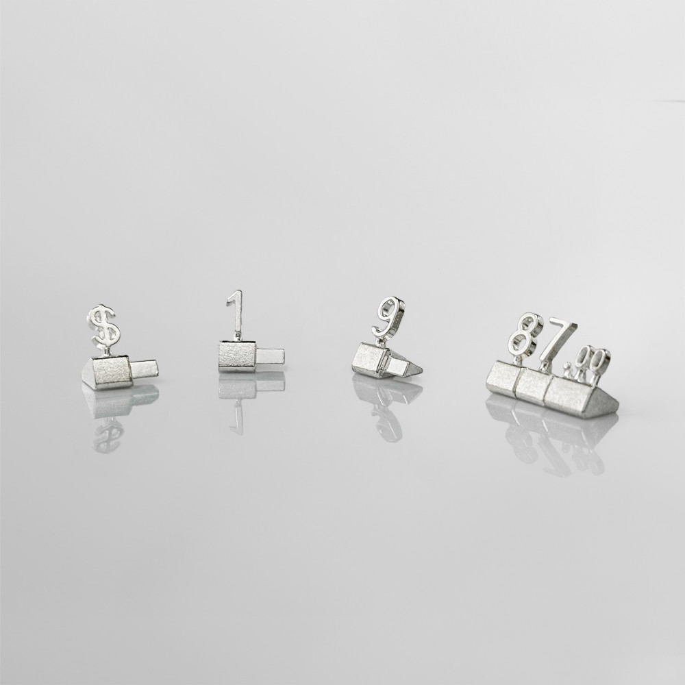 The 8 mm digits stand upright and are made from gold-coloured metal