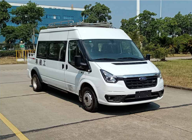 9-13 Seater 6×2 Diesel Passenger Vehicle Manual / Automatic Transmission