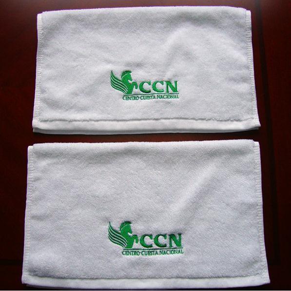 China Factory Professional Customized 100% Cotton Absorbent Embroidery Towel